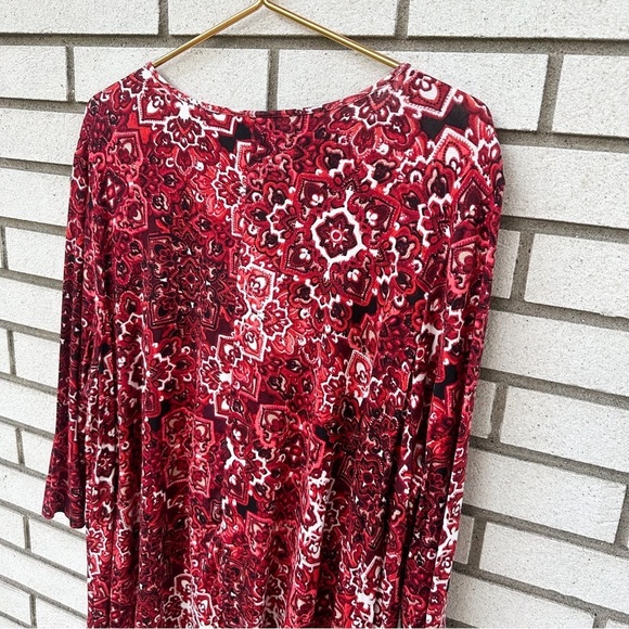 Catherines Red Medallion Print Swing Tunic Top 1X Plus Boho Stretch Knit - Picture 6 of 9